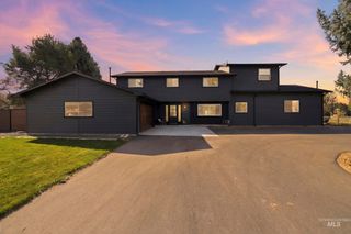 10325 W Roan Meadows Dr, Boise, ID 83709