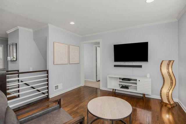 7237 Floyd Street, Overland Park, KS 66204