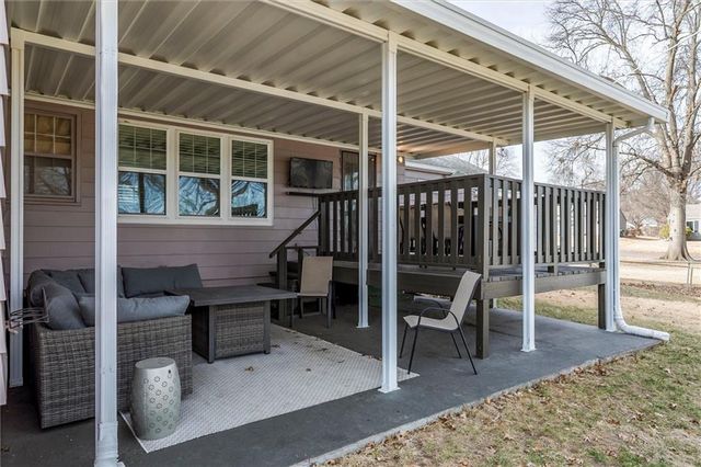 7237 Floyd Street, Overland Park, KS 66204