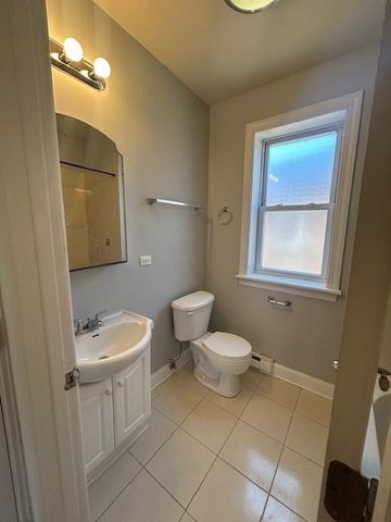 2900 N Kolmar Avenue 3, Chicago, IL 60641