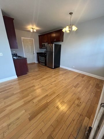 2900 N Kolmar Avenue 3, Chicago, IL 60641