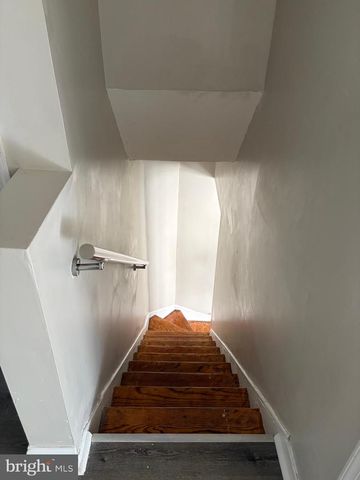 2715 BOOKERT DR, Baltimore, MD 21225