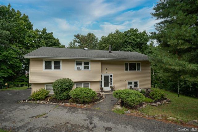 30 Laura Road, Monroe, NY 10950