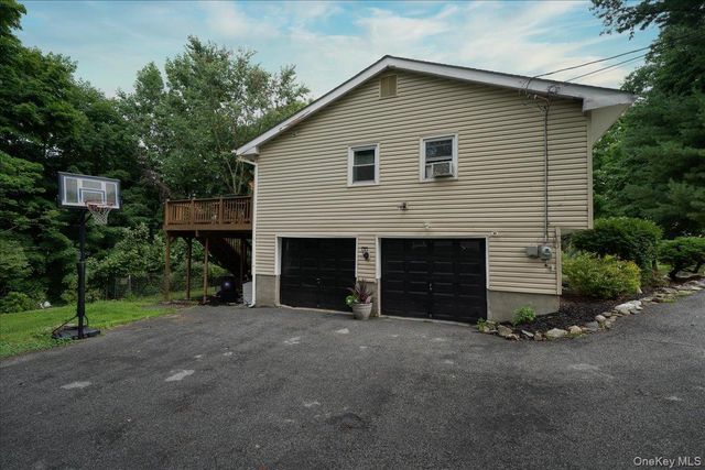 30 Laura Road, Monroe, NY 10950