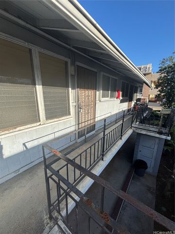 1218 Makaloa Street 6, Honolulu, HI 96814