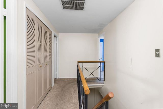 2 EARNSHAW LN, Willingboro, NJ 08046