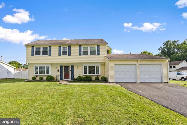 2 EARNSHAW LN, Willingboro, NJ 08046