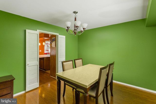 2 EARNSHAW LN, Willingboro, NJ 08046