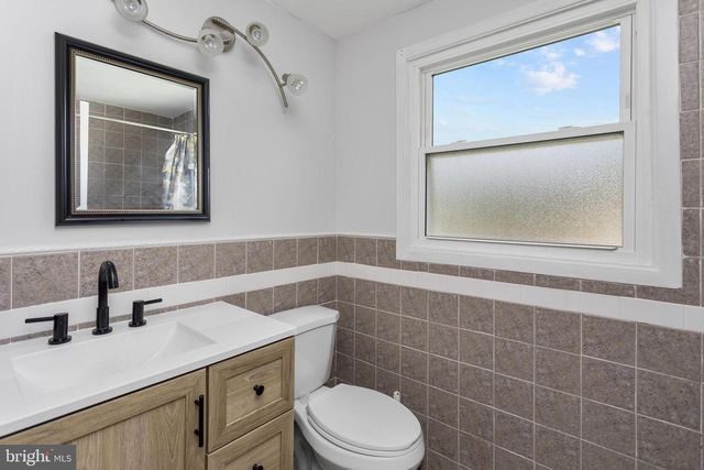 2 EARNSHAW LN, Willingboro, NJ 08046