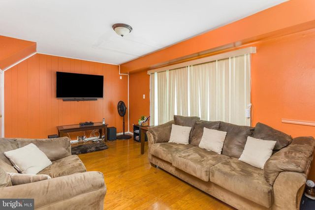 2 EARNSHAW LN, Willingboro, NJ 08046