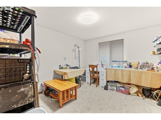 709 S PARK St, Carlton, OR 97111