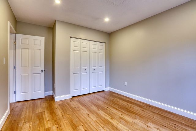 303 Brookside Dr 303, Andover, MA 01810