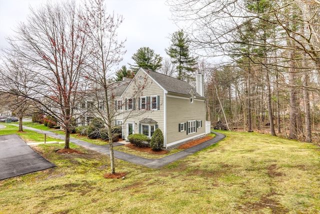 303 Brookside Dr 303, Andover, MA 01810