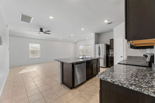 141 Hammond CT, Jarrell, TX 76537