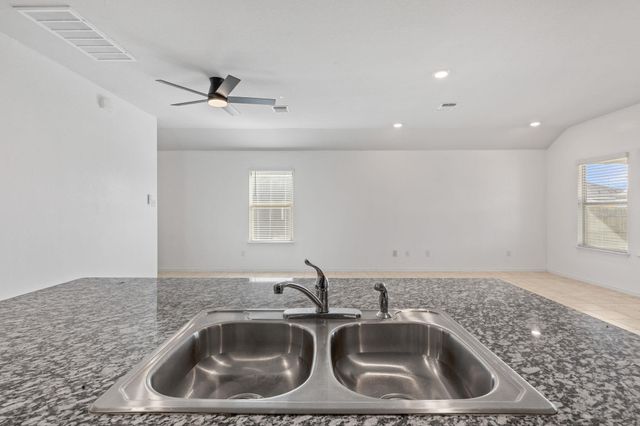 141 Hammond CT, Jarrell, TX 76537