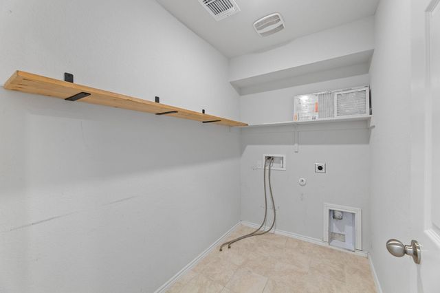 141 Hammond CT, Jarrell, TX 76537