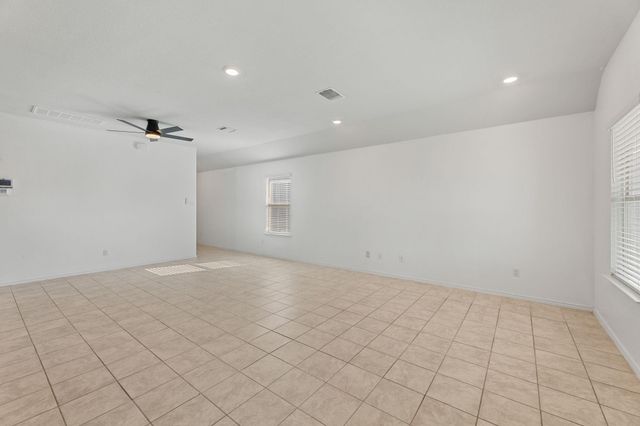 141 Hammond CT, Jarrell, TX 76537