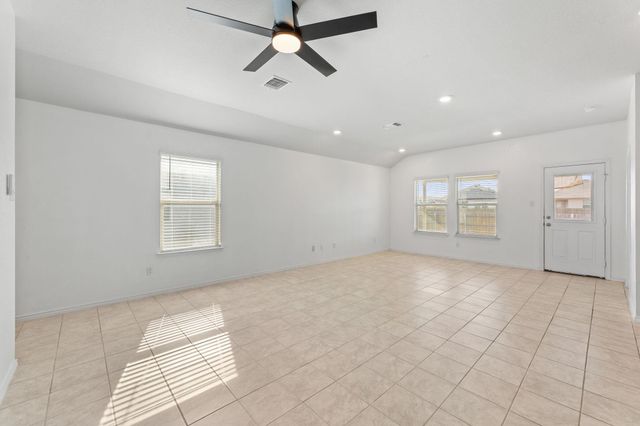 141 Hammond CT, Jarrell, TX 76537