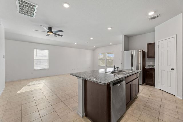 141 Hammond CT, Jarrell, TX 76537