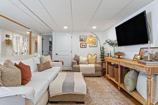 6 Winthrop Dr, Attleboro, MA 02703