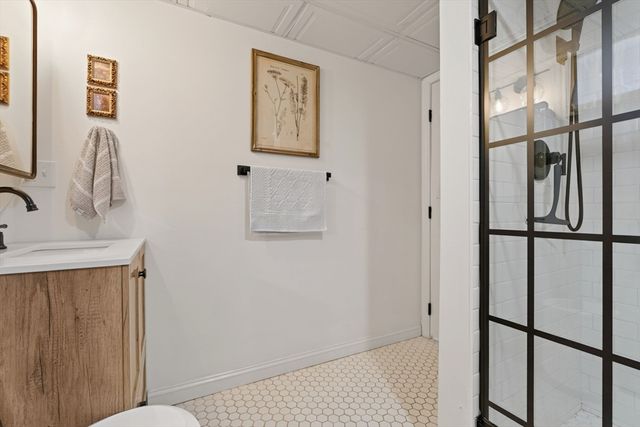 6 Winthrop Dr, Attleboro, MA 02703