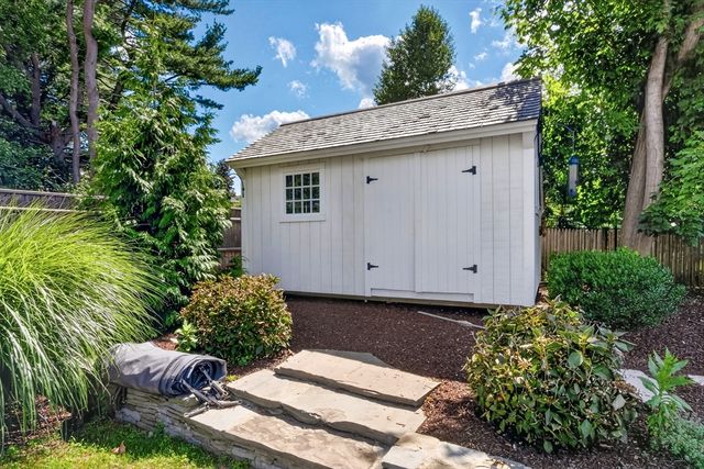 6 Winthrop Dr, Attleboro, MA 02703