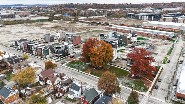 2905 Three Oaks Lane, Cincinnati, OH 45209