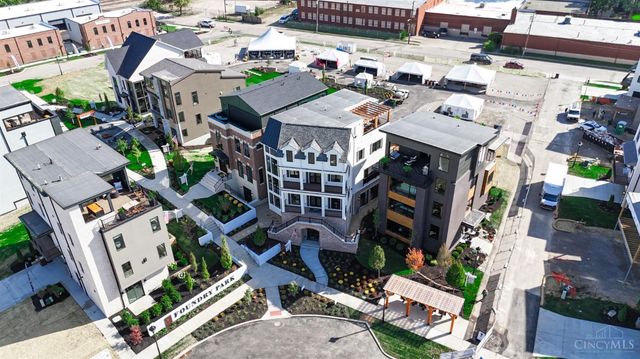 2905 Three Oaks Lane, Cincinnati, OH 45209