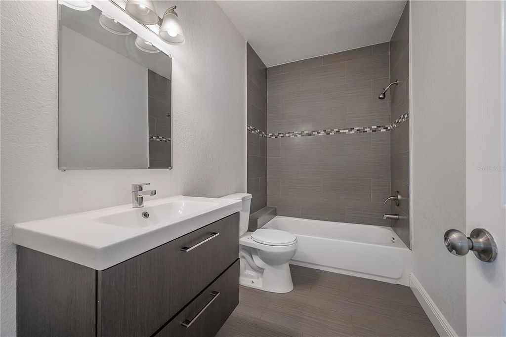 Image 11 of property listing at 4206 N DOWNING AVENUE, Tampa, FL 33603