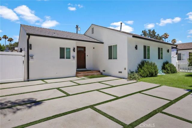 18015 Collins, Encino, CA 91316