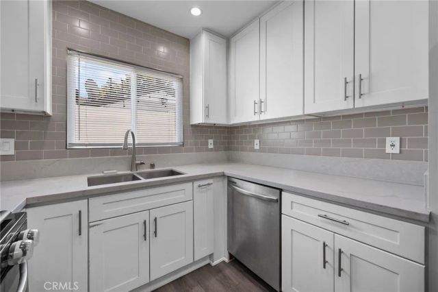18015 Collins, Encino, CA 91316