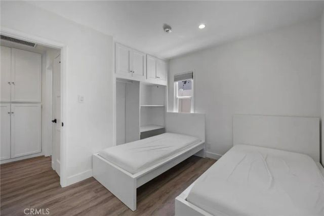 18015 Collins, Encino, CA 91316