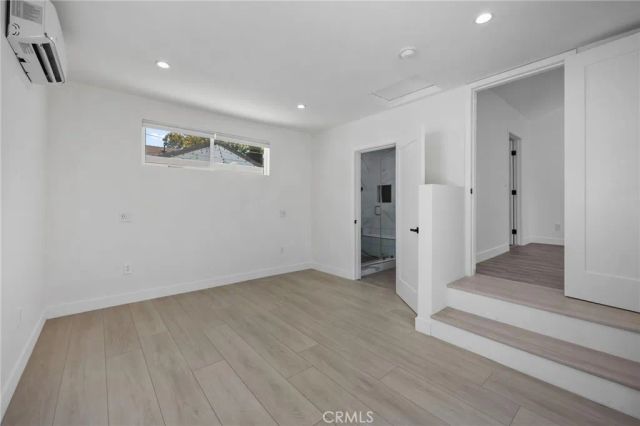 18015 Collins, Encino, CA 91316