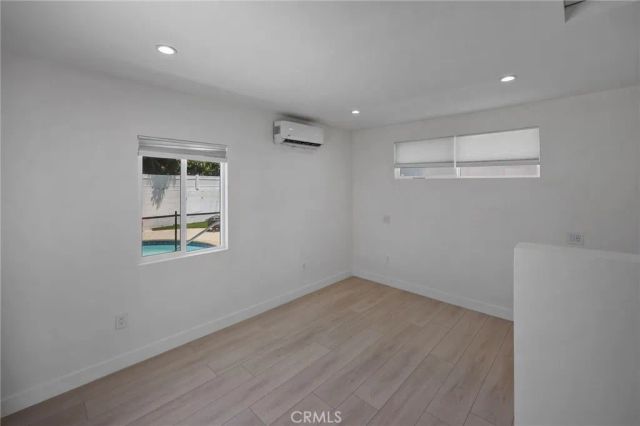 18015 Collins, Encino, CA 91316