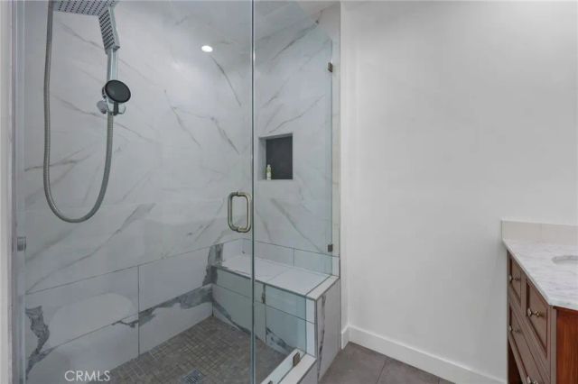 18015 Collins, Encino, CA 91316