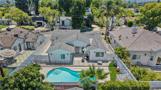 18015 Collins, Encino, CA 91316