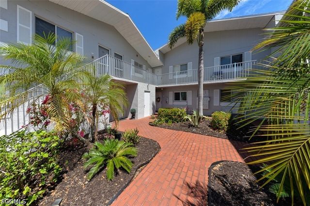 8141 Country RD 203, Fort Myers, FL 33919