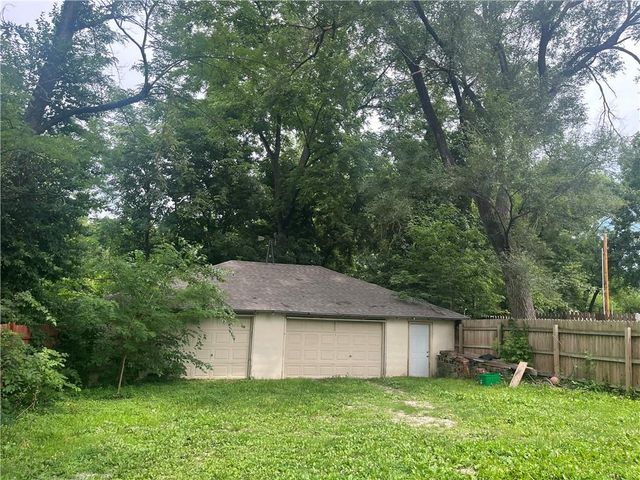 813 N Crysler Avenue, Independence, MO 64050