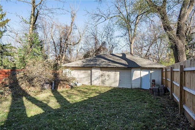 813 N Crysler Avenue, Independence, MO 64050