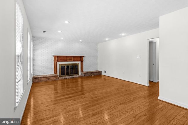 9 DUVALL LN, Gaithersburg, MD 20877