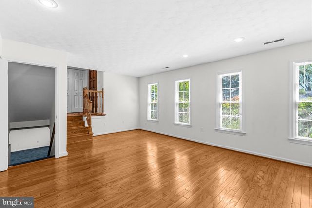 9 DUVALL LN, Gaithersburg, MD 20877