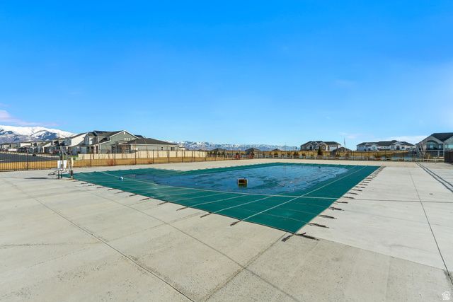 2115 W 3330 S, Syracuse, UT 84075