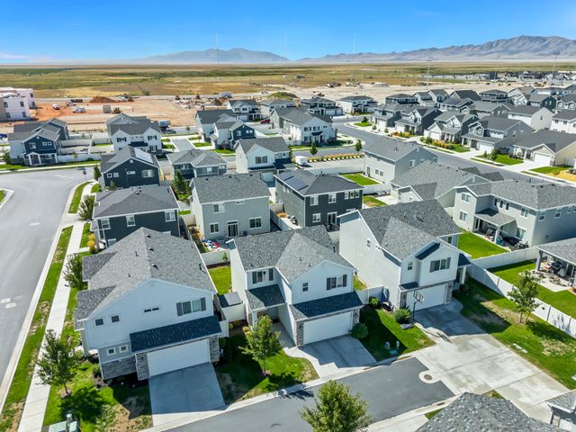 2115 W 3330 S, Syracuse, UT 84075