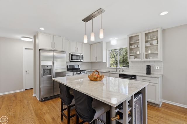 7554 Cedar Creek Drive, White Lake Twp, MI 48383