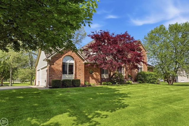 7554 Cedar Creek Drive, White Lake Twp, MI 48383