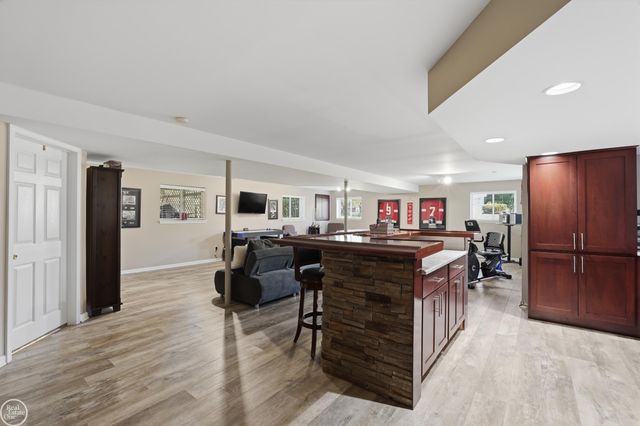 7554 Cedar Creek Drive, White Lake Twp, MI 48383