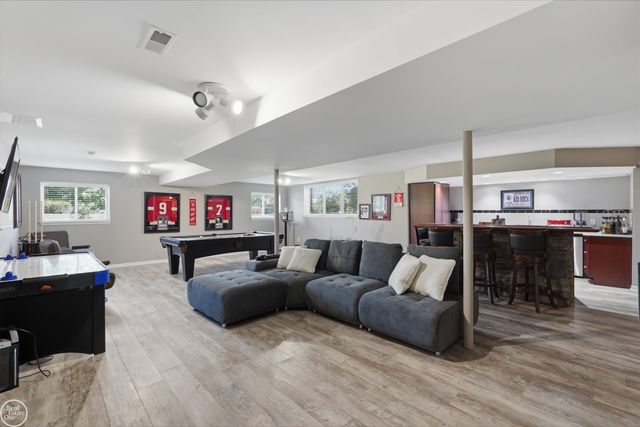 7554 Cedar Creek Drive, White Lake Twp, MI 48383
