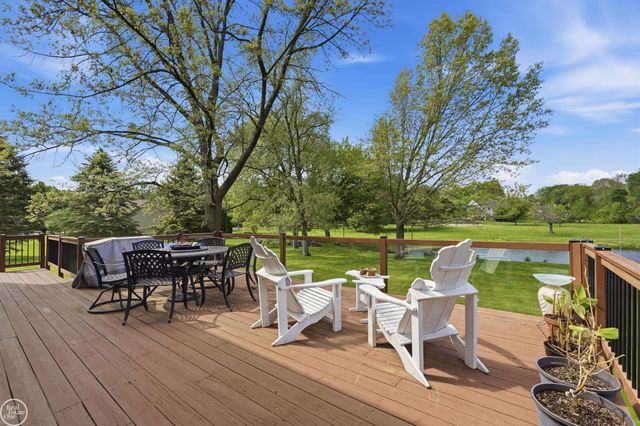 7554 Cedar Creek Drive, White Lake Twp, MI 48383
