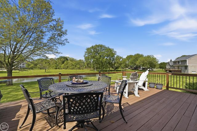 7554 Cedar Creek Drive, White Lake Twp, MI 48383