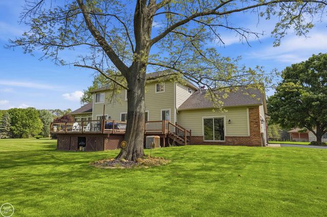 7554 Cedar Creek Drive, White Lake Twp, MI 48383